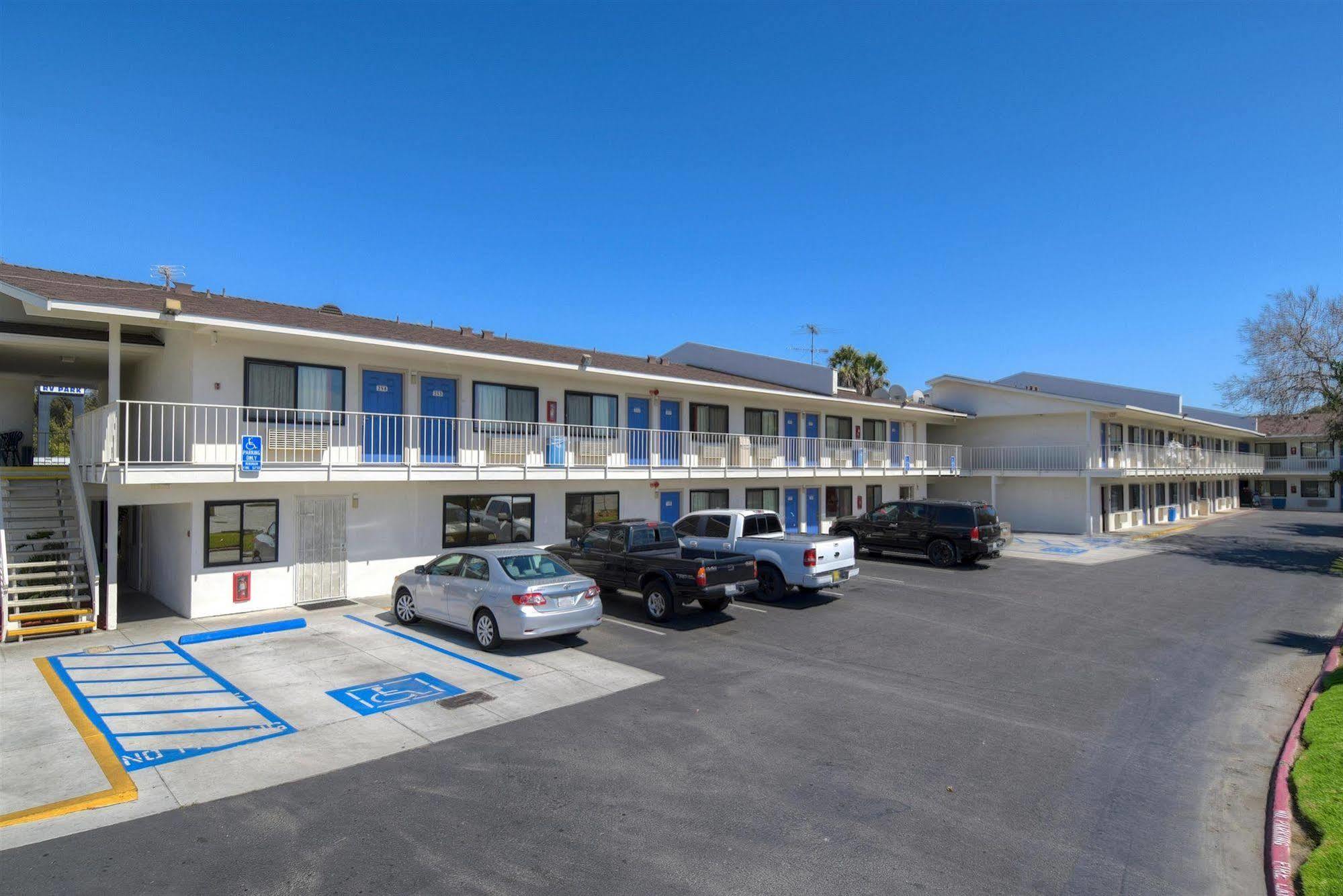 6-san Ysidro, Ca - - Border Hotel San Diego