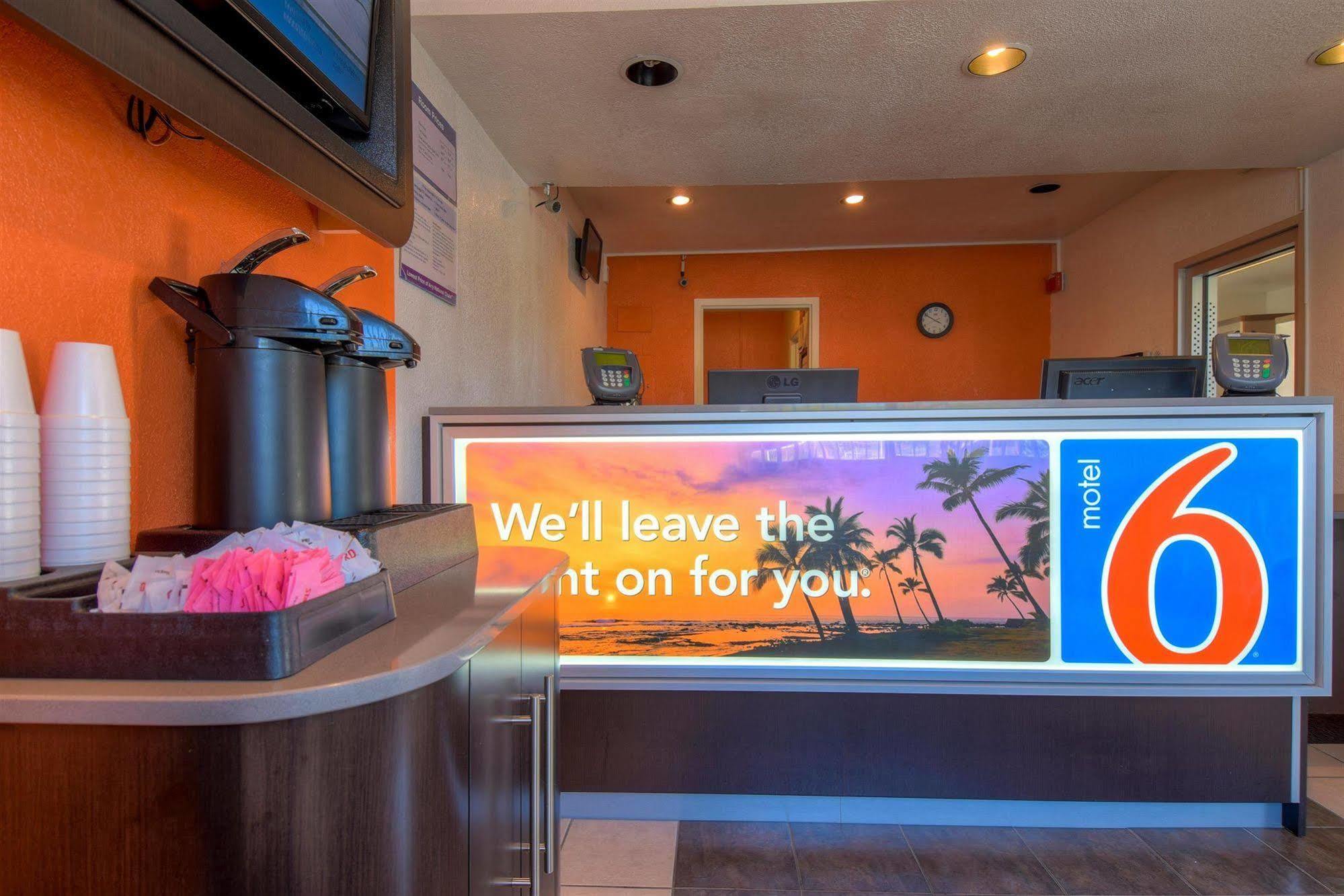 6-san Ysidro, Ca - - Border Hotel
