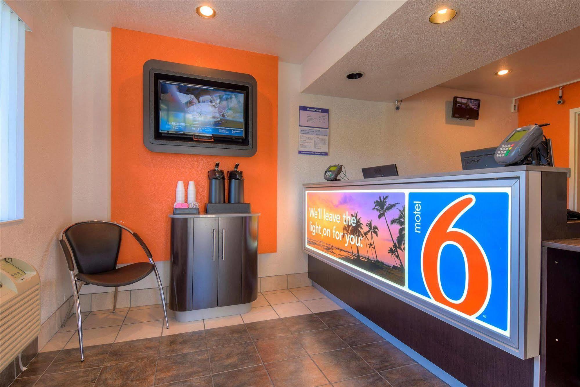 6-san Ysidro, Ca - - Border 2*